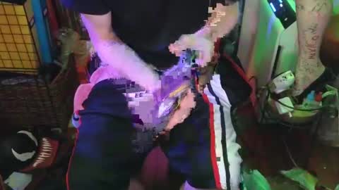 Snapshot of pantslesstraveler_plt chatting on January 30, 4:06 am PantsLessTraveler online show from January 30, 4:06 am