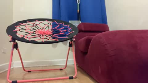 Snapshot of pantslesstraveler_plt chatting on February 13, 12:00 pm PantsLessTraveler online show from February 13, 12:00 pm