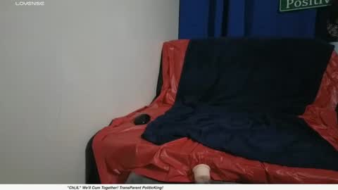 Snapshot of pantslesstraveler_plt chatting on March 8, 6:21 am PantsLessTraveler online show from March 8, 6:21 am