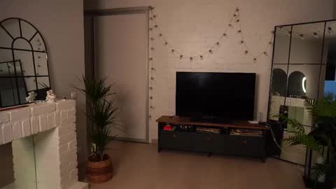 Kristina Kriss online show from November 18, 1:26 pm