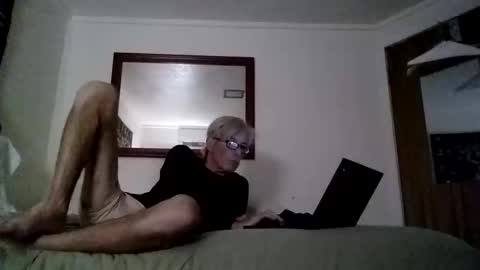 Snapshot of pantyman6216 chatting on October 14, 6:03 am pantyman6216 online show from October 14, 6:03 am