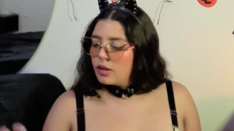 Snapshot of paola_lyon chatting on October 17, 8:33 pm Paola Lyon online show from October 17, 8:33 pm