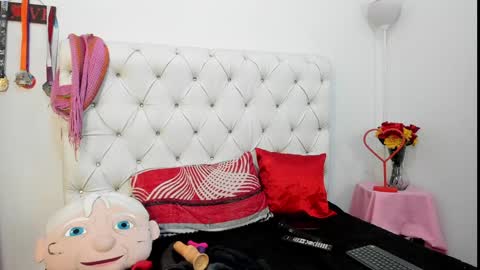 Paola online show from January 6, 9:54 pm