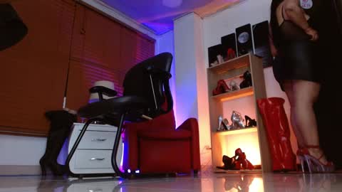 PAOLA  online show from November 26, 10:05 am