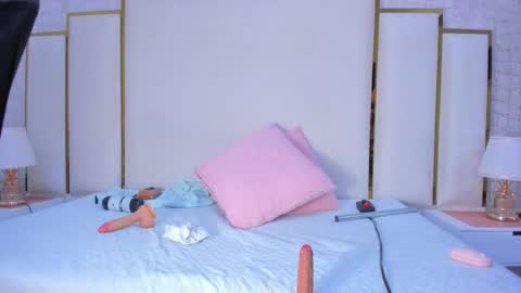 Paola  online show from December 3, 11:30 am