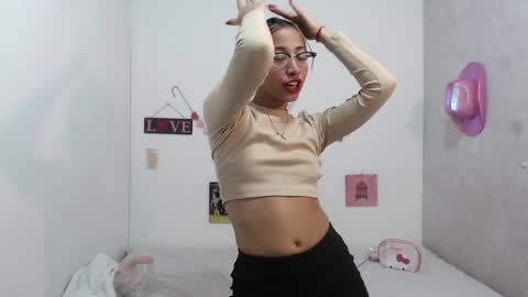 Paola online show from February 6, 2:58 pm