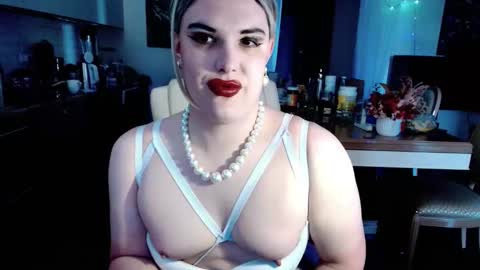 Sarina Williams online show from April 27, 11:19 am