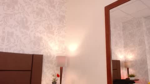 Snapshot of paolagh_ chatting on November 19, 3:28 am paolagh_ online show from November 19, 3:28 am