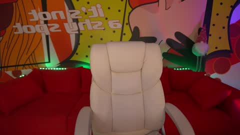 Lia online show from December 10, 8:08 am