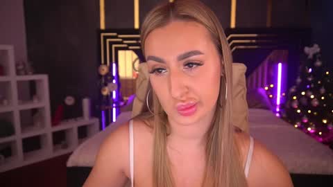 Lia online show from January 5, 9:05 am