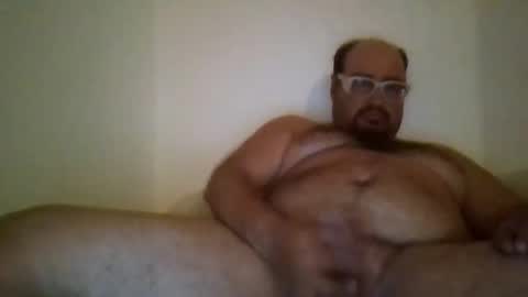 Snapshot of papi_adiel4 chatting on April 15, 6:20 am papi_adiel4 online show from April 15, 6:20 am