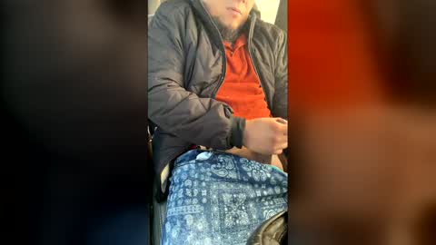Snapshot of papi_krizz chatting on April 6, 2:29 pm papi_krizz online show from April 6, 2:29 pm