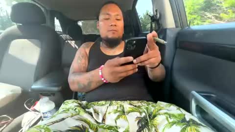 Snapshot of papi_krizz chatting on July 15, 3:17 pm papi_krizz online show from July 15, 3:17 pm