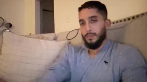 papicubano_guapo23cm online show from October 13, 5:18 am