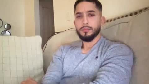 papicubano_guapo23cm online show from December 2, 10:20 am