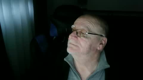 papilly online show from March 31, 10:32 pm