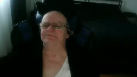 papilly online show from April 20, 9:38 pm