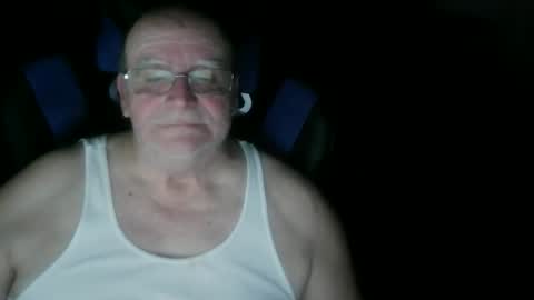 papilly online show from April 22, 8:28 am