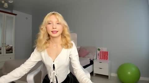 Melena online show from November 14, 8:24 am