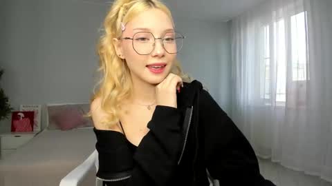 Melena online show from November 15, 8:11 am