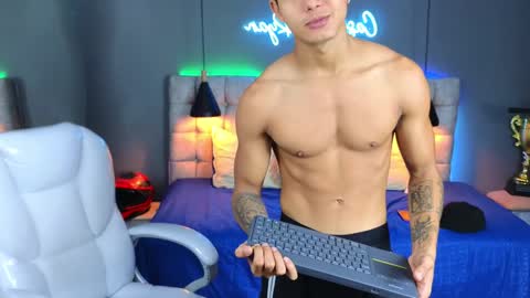 Ryan And Casper online show from December 10, 11:51 pm