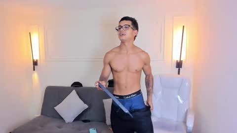 Ryan And Casper online show from September 16, 12:33 am