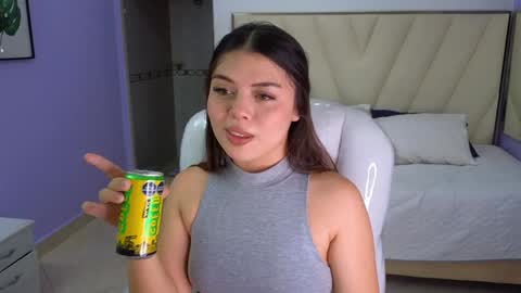 Snapshot of paradise_doll_s chatting on December 14, 8:02 am Amy and my doll online show from December 14, 8:02 am