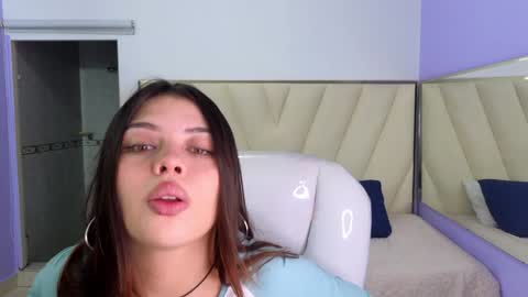 Snapshot of paradise_doll_s chatting on December 27, 3:42 am Amy and my doll online show from December 27, 3:42 am