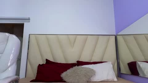 Snapshot of paradise_doll_s chatting on January 15, 7:05 am Amy and my doll online show from January 15, 7:05 am