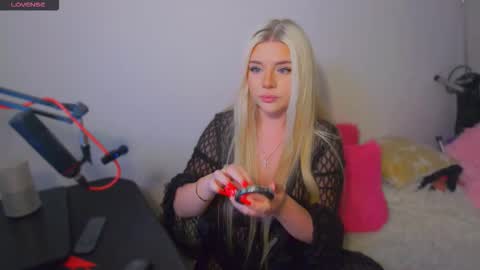 Snapshot of paradise_for_you_ chatting on September 22, 4:25 am Victoria online show from September 22, 4:25 am