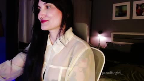 Snapshot of paradisegirl_ chatting on July 13, 9:39 pm My alter ego Betinna Flowers - a tattooed Miss - Are you missing me come in here - online show from July 13, 9:39 pm