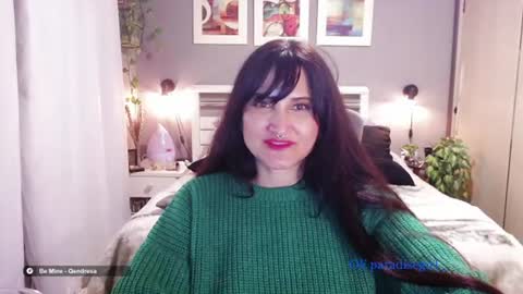 Snapshot of paradisegirl_ chatting on July 17, 9:30 pm My alter ego Betinna Flowers - a tattooed Miss - Are you missing me come in here - online show from July 17, 9:30 pm