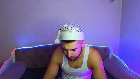 Snapshot of paradisepleasure_ chatting on December 30, 1:58 am Allie  Alex Thumbs up if you like us online show from December 30, 1:58 am