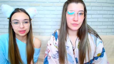 Snapshot of paradisexparadisex chatting on February 15, 3:03 am paradisexparadisex online show from February 15, 3:03 am