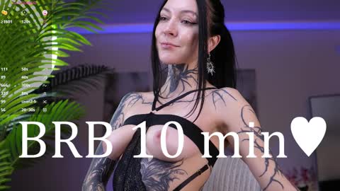 Snapshot of parasite_eve1 chatting on February 17, 10:14 pm Alise Melissa online show from February 17, 10:14 pm