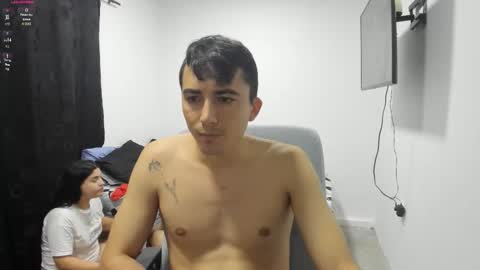 pareja_curiosa19 online show from December 15, 12:04 am