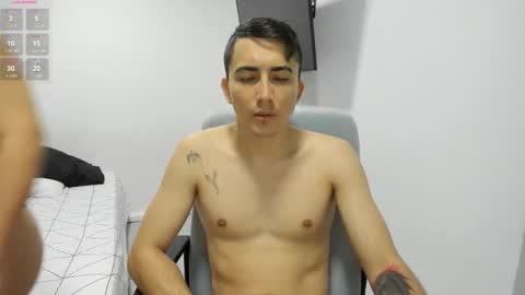 pareja_curiosa19 online show from February 14, 11:23 pm