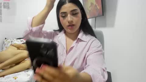 pareja_curiosa19 online show from February 17, 1:35 am