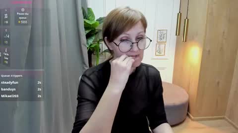 Paris online show from March 12, 4:35 pm