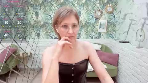 Paris online show from December 2, 7:20 pm