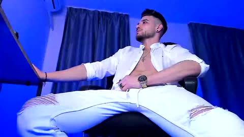 Paris online show from February 1, 11:58 pm