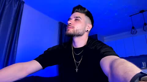 Paris online show from February 2, 4:05 am