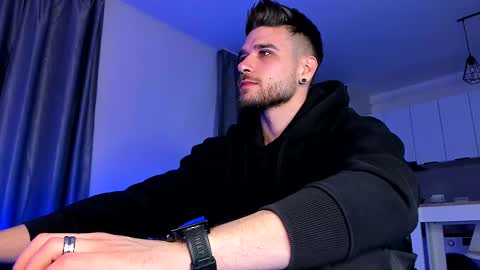 Paris online show from February 13, 4:50 pm