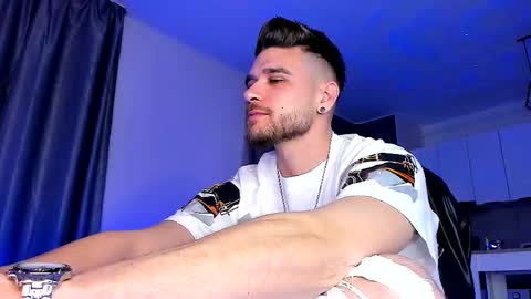 Paris online show from February 15, 10:42 pm