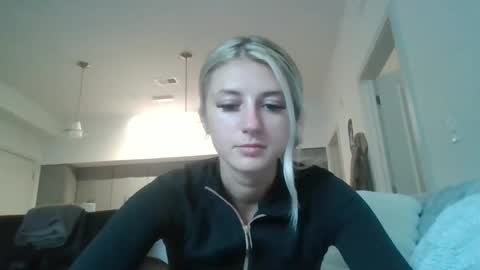 Snapshot of parisbaby2000 chatting on September 25, 6:00 pm parisbaby2000 online show from September 25, 6:00 pm