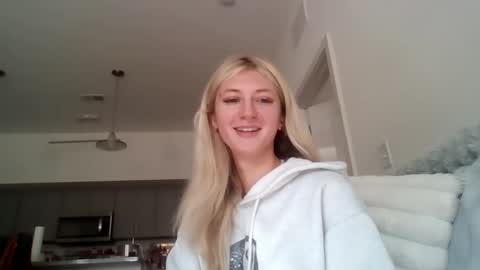 Snapshot of parisbaby2000 chatting on October 1, 2:45 pm parisbaby2000 online show from October 1, 2:45 pm