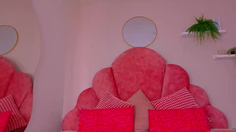 PARIS online show from February 2, 7:45 pm