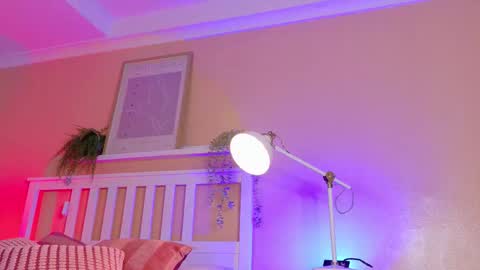 PARIS online show from February 28, 8:10 pm