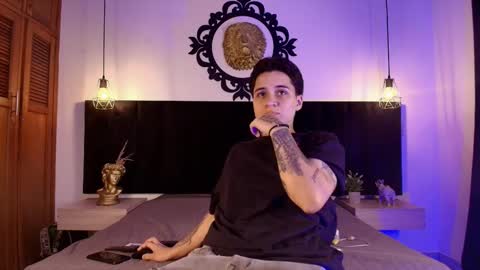 Snapshot of parker_noah chatting on January 17, 8:12 pm parker_noah online show from January 17, 8:12 pm