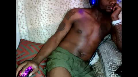 Snapshot of parlaytellio chatting on December 9, 3:40 am Parlay Tellio online show from December 9, 3:40 am